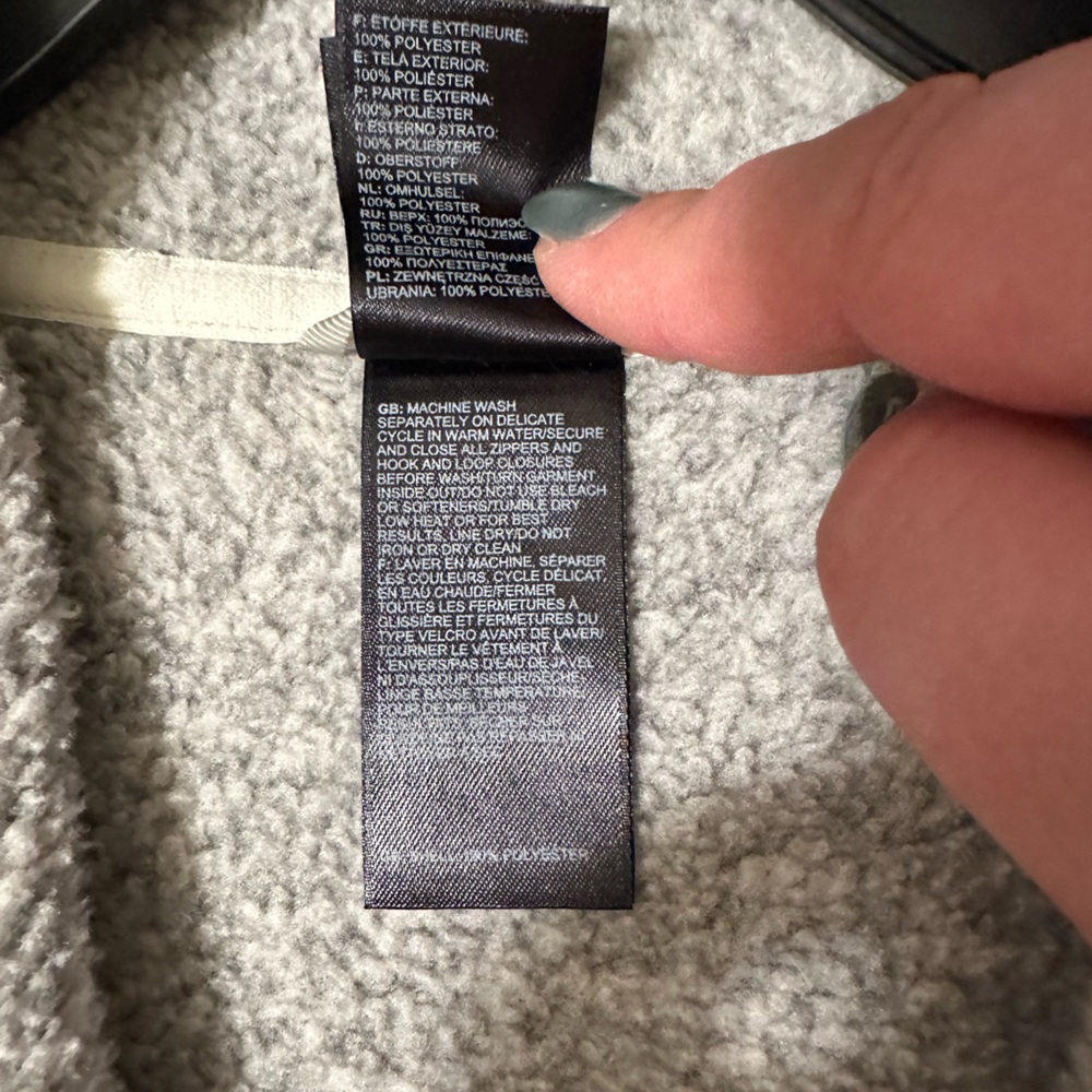 The North Face Light Gray Sherpa Jacket - Picture 6 of 6